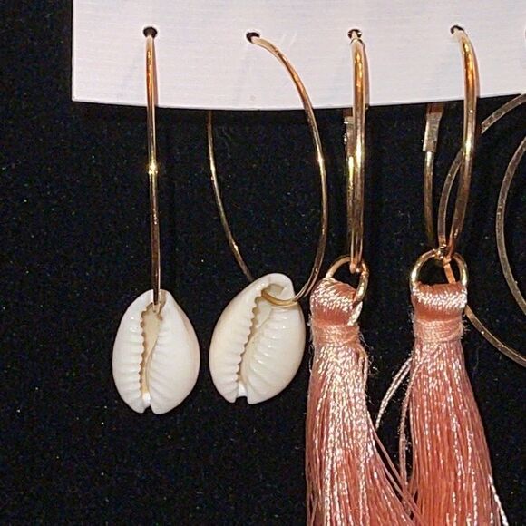 Fashion Earrings.  - Picture 5 of 13